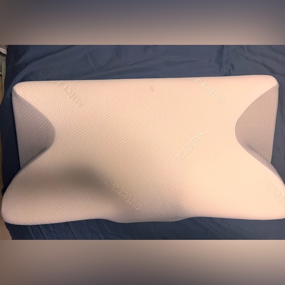 Sutera Bedding Sutera Dream Deep Contoured Pillow Only Used Once